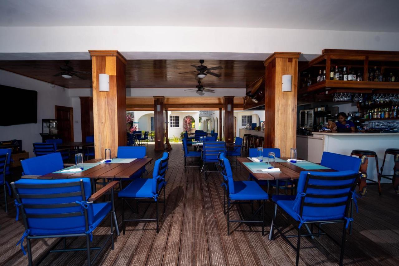 Blue Skies Beach Resort Negril Extérieur photo