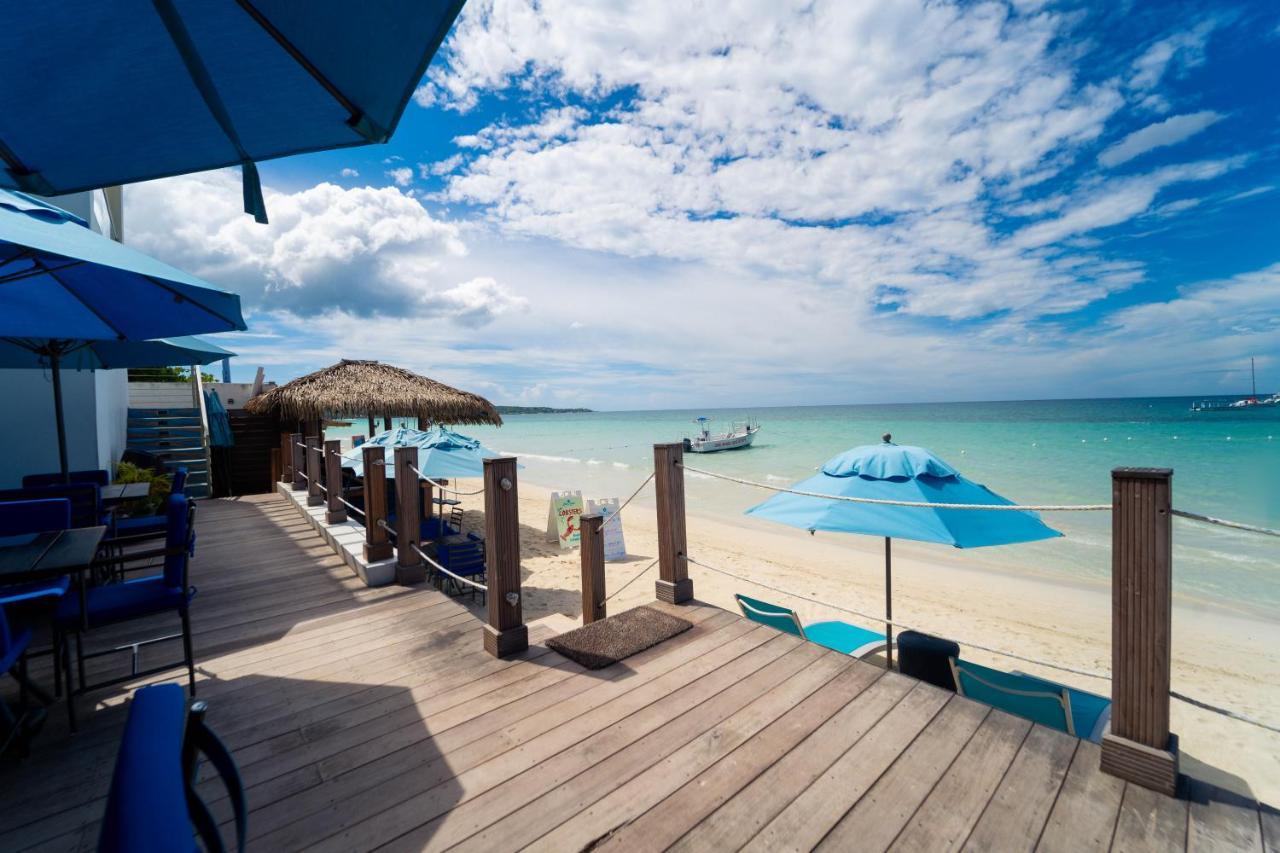 Blue Skies Beach Resort Negril Extérieur photo