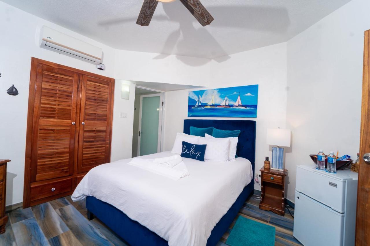 Blue Skies Beach Resort Negril Extérieur photo