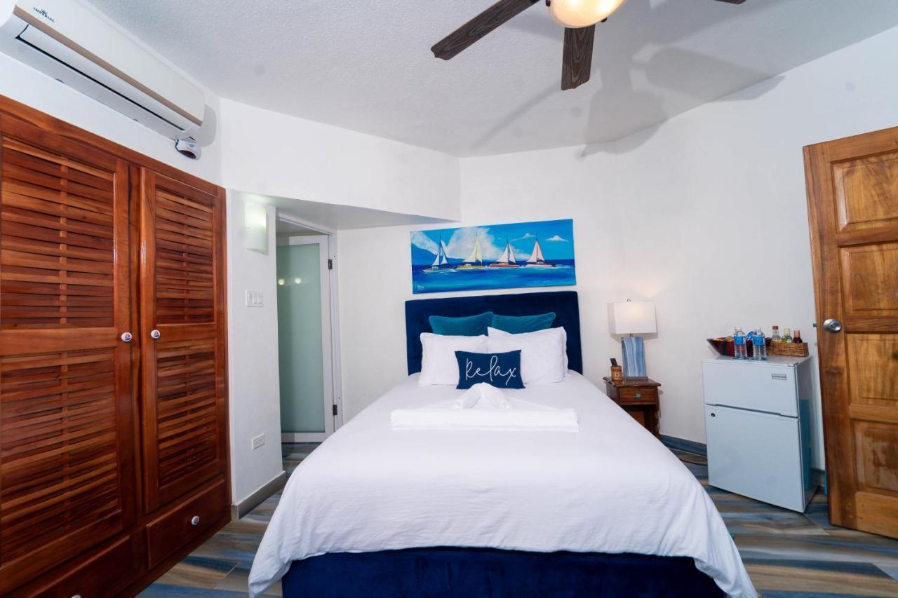 Blue Skies Beach Resort Negril Extérieur photo
