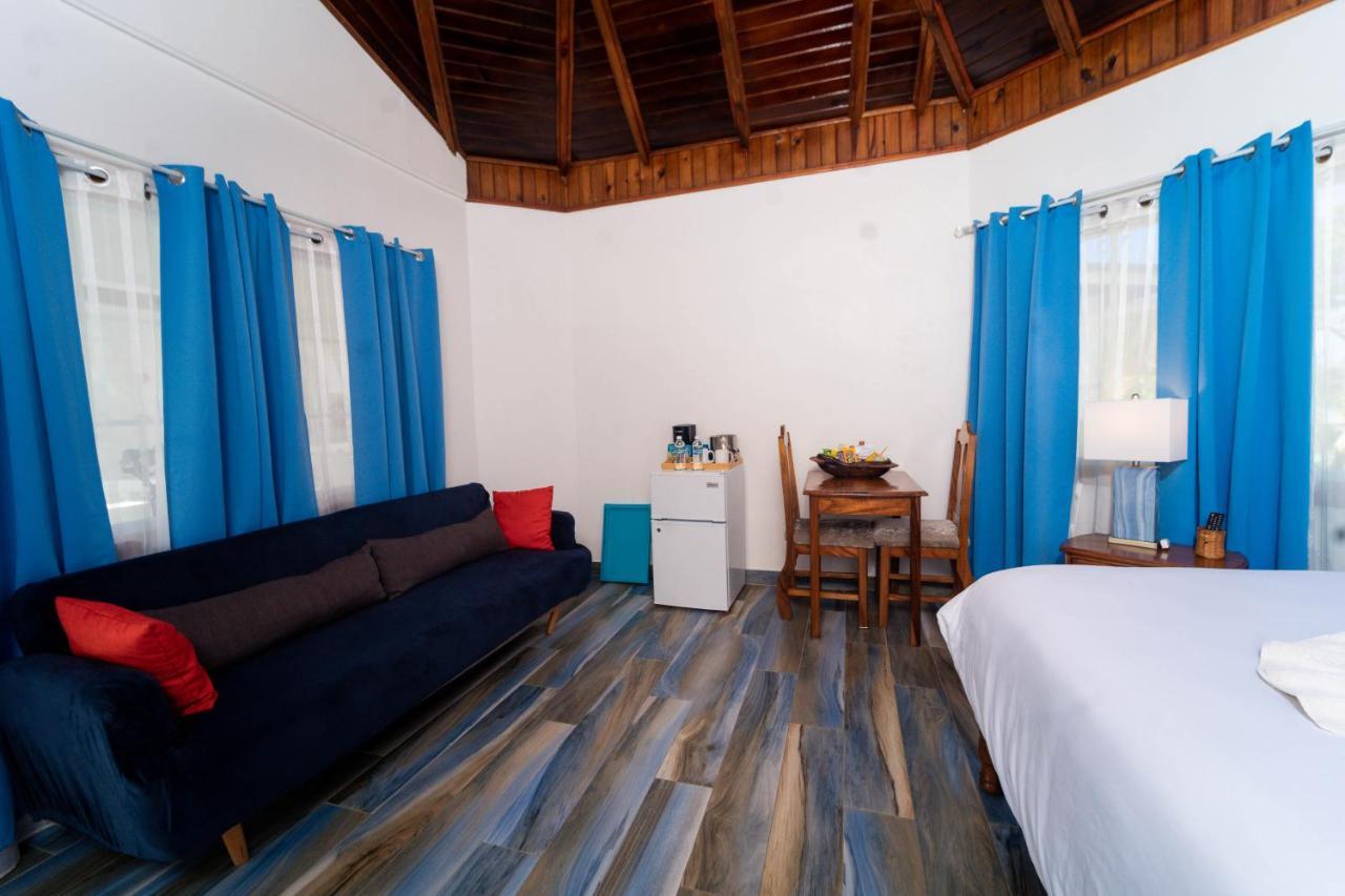 Blue Skies Beach Resort Negril Extérieur photo