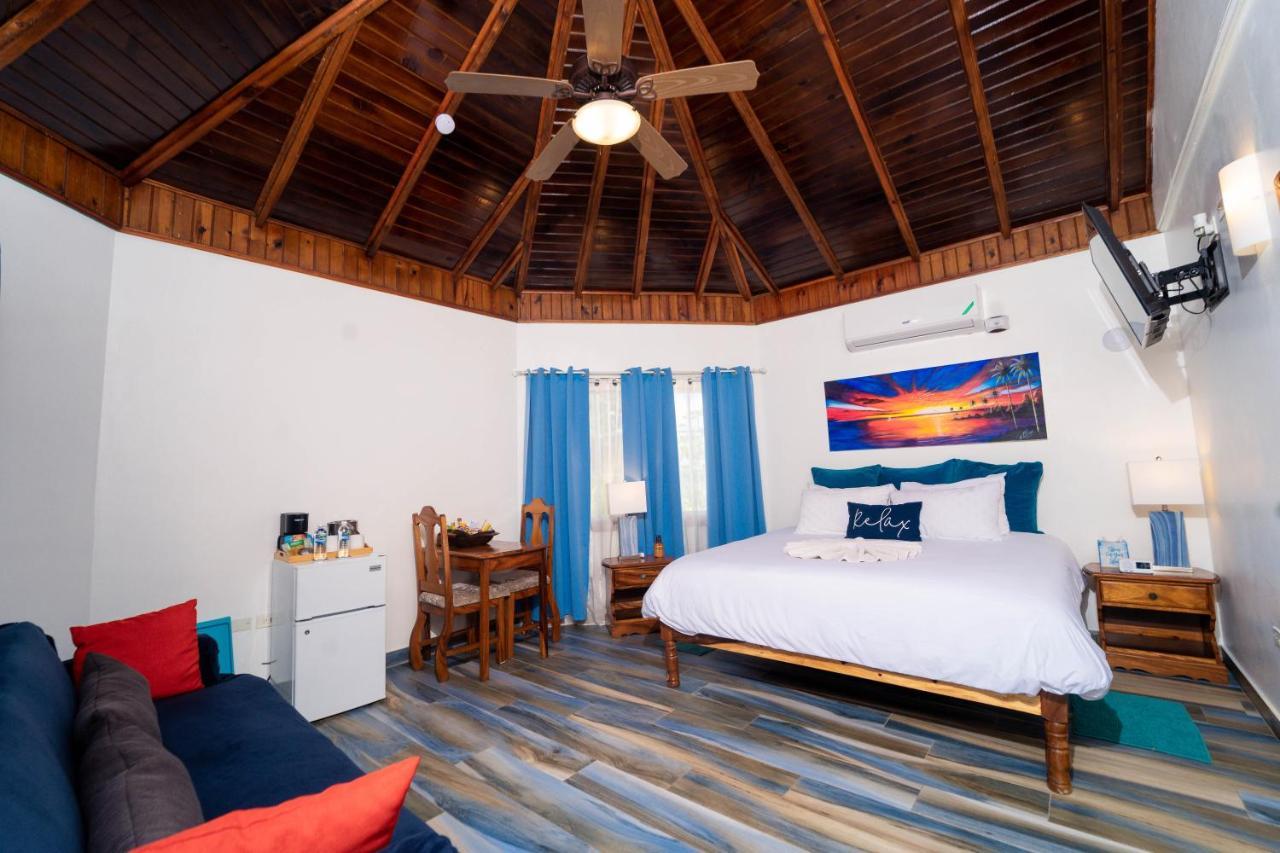 Blue Skies Beach Resort Negril Extérieur photo