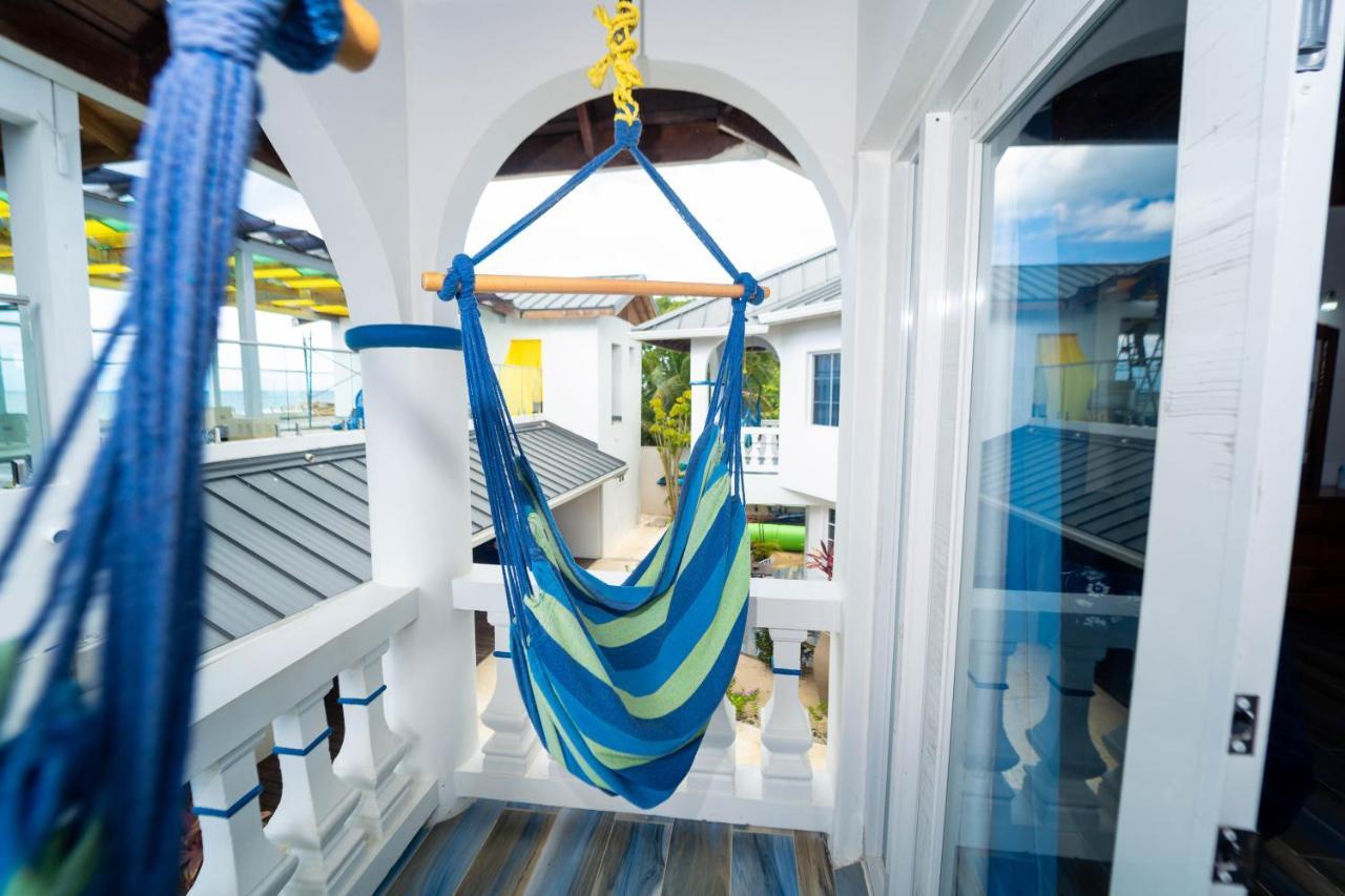 Blue Skies Beach Resort Negril Extérieur photo