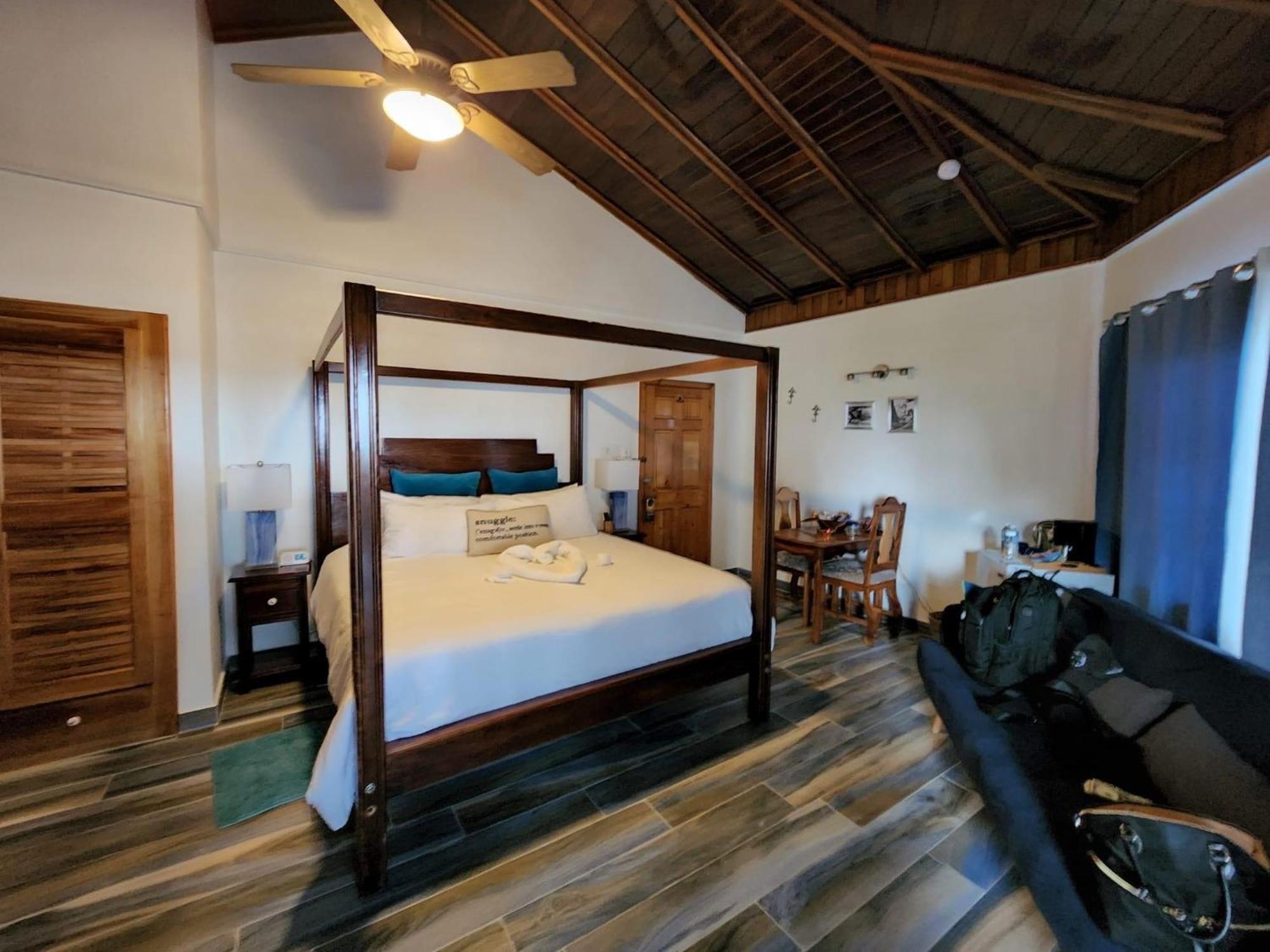 Blue Skies Beach Resort Negril Extérieur photo
