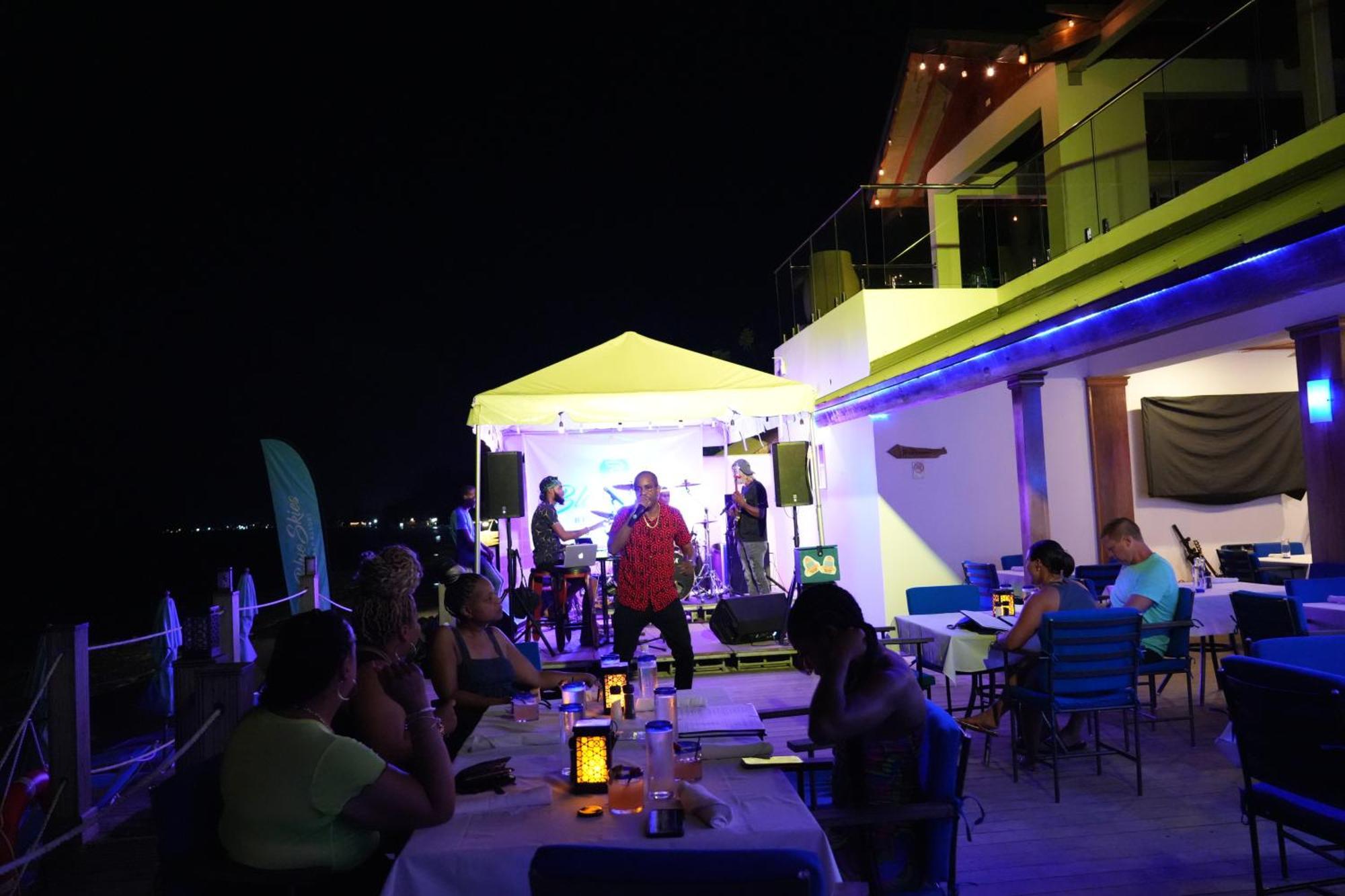 Blue Skies Beach Resort Negril Extérieur photo