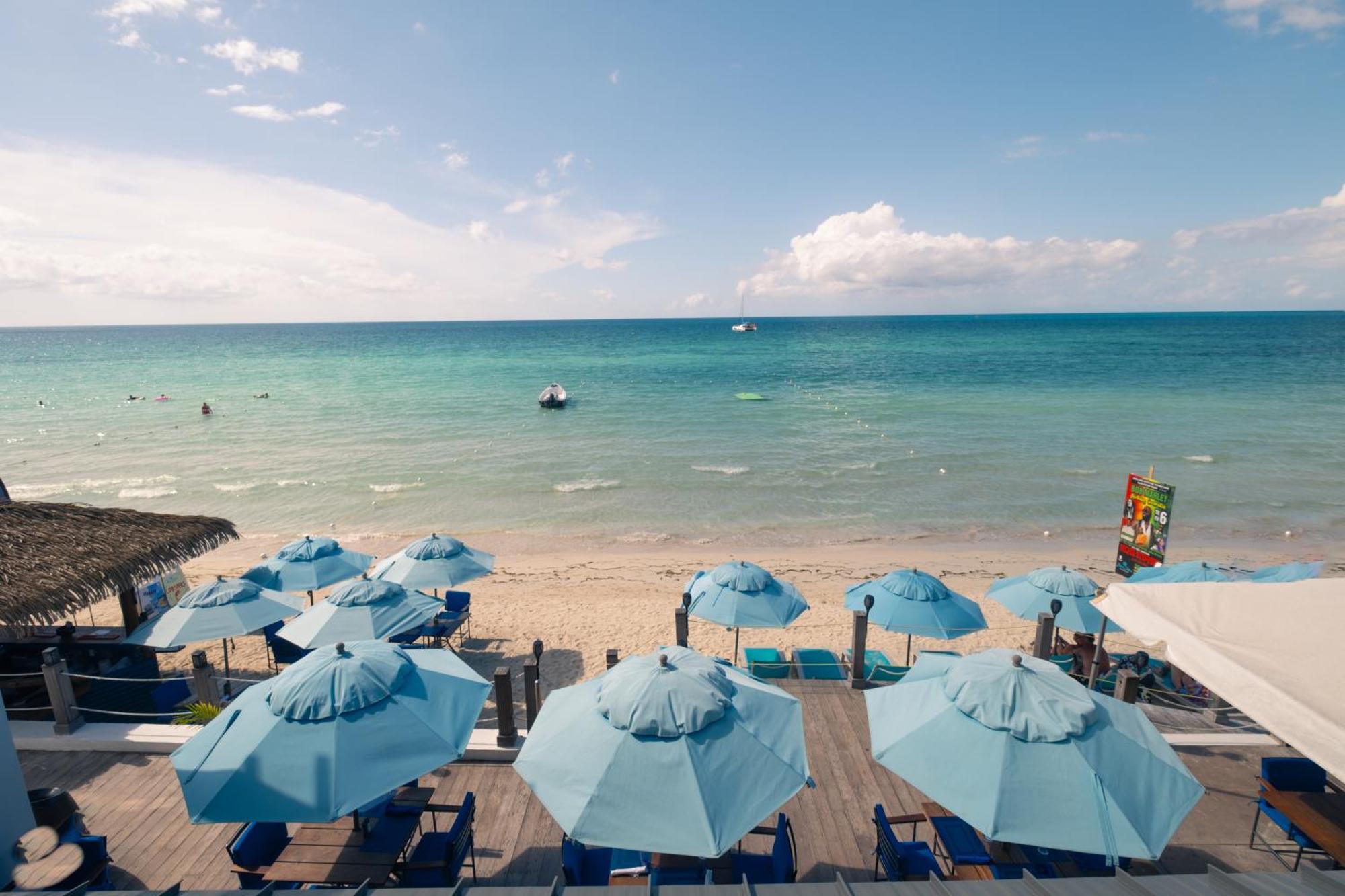 Blue Skies Beach Resort Negril Extérieur photo